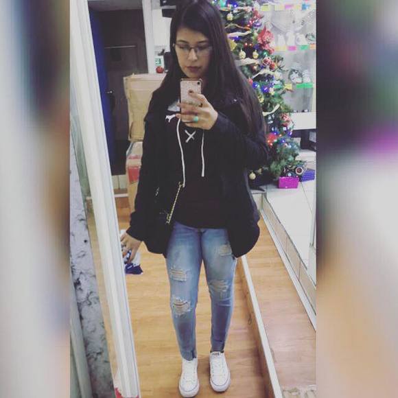 Meet your Posher, Vanessa - Picture 1 of 1